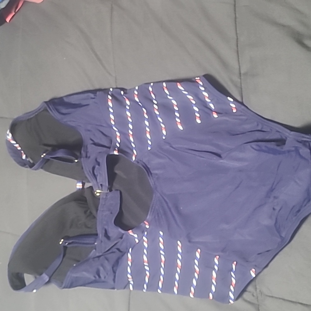 Bathing Suit - Picture 3 of 4